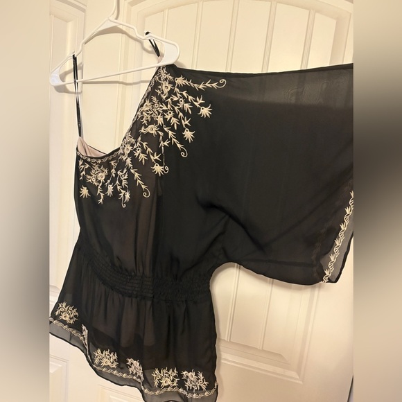 Ark & Co Black and Cream Embroidered one shouldered blouse - Picture 3 of 4